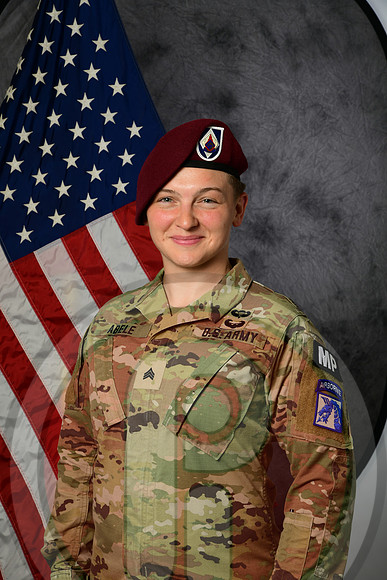 Abele-Kayla-00208